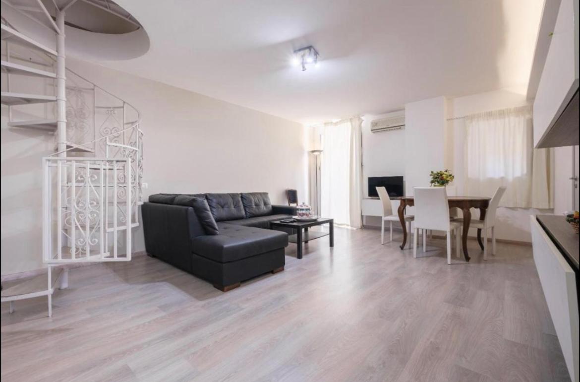 Domus Elisae Apartment Таорміна Екстер'єр фото